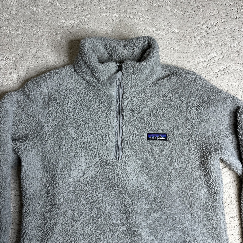 Women's Patagonia Small‎ Grey Teddy Fleece 1/2 Zip Pullover Sweatshirt - Picture 2 of 6